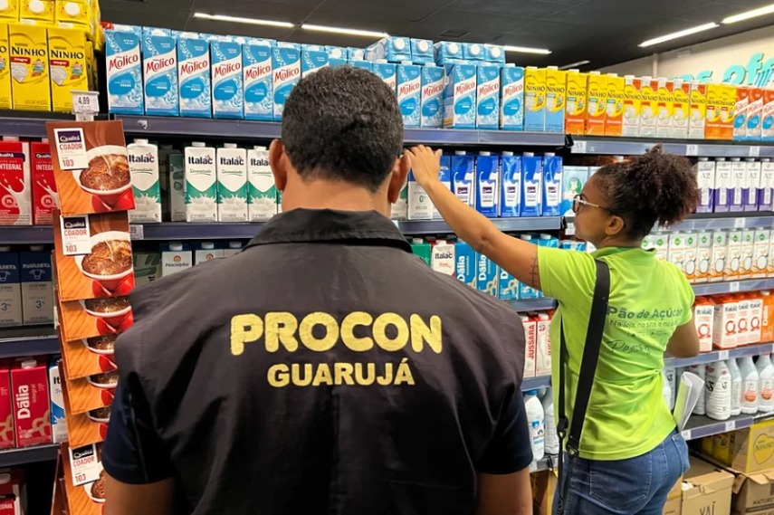 Fiscalização do Procon Guarujá alerta supermercados sobre fixação de preços