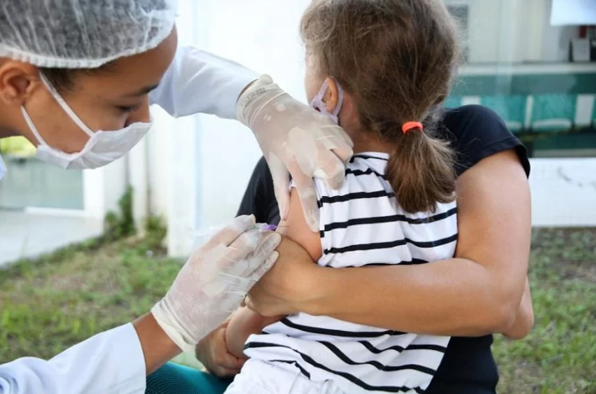 Vacinação contra gripe é ampliada para crianças, deficientes e pessoas com comorbidades em Santos