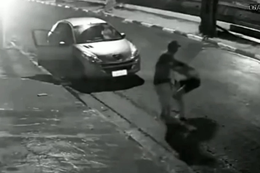 Mulher é atacada no meio da rua e sofre tentativa de sequestro em Santos