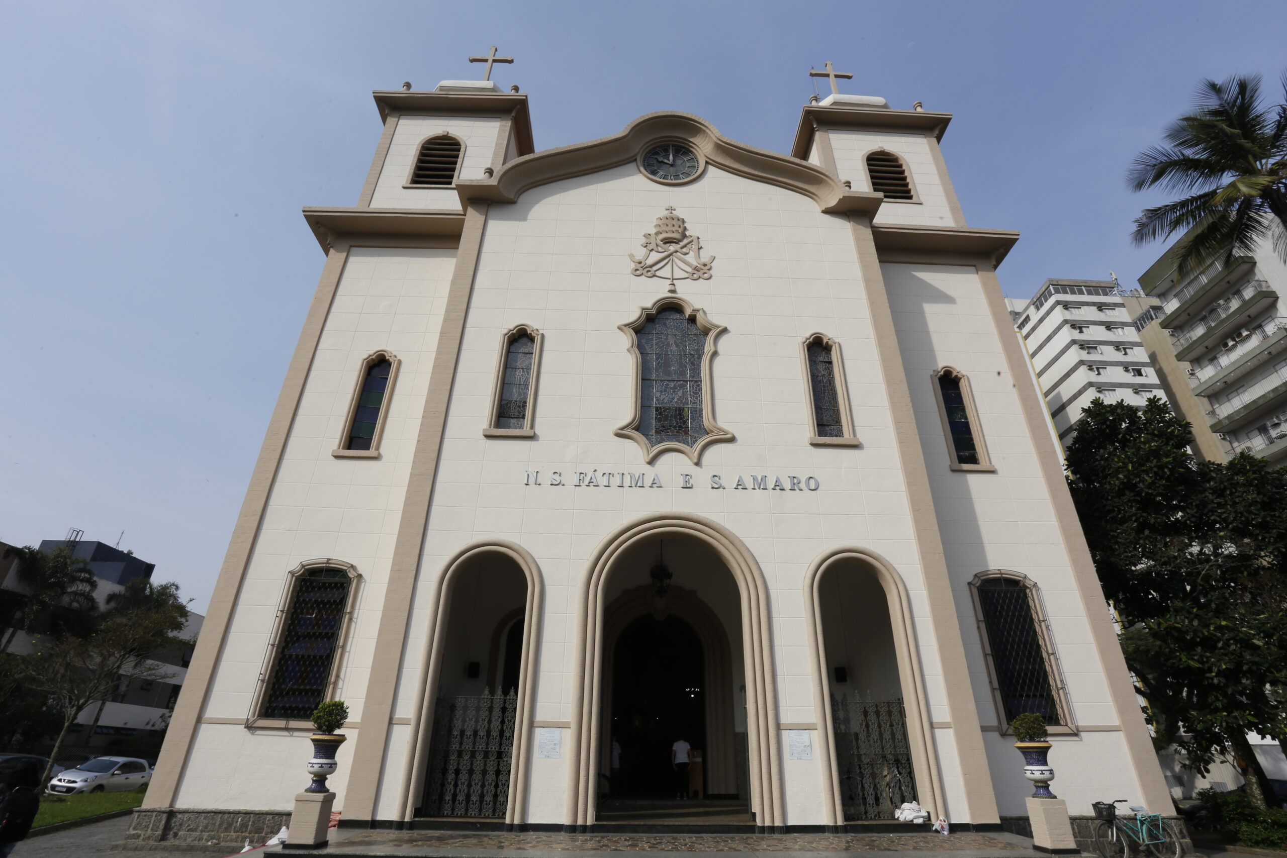 Igrejas de Guarujá celebram Corpus Christi com confecção de tapetes especiais